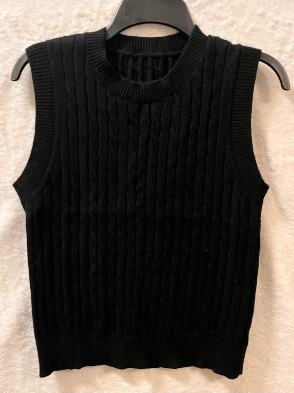 Like New Classic Black Cable-Knit Sleeveless Sweater Vest L